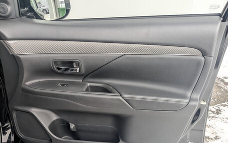 Mitsubishi Outlander III рестайлинг 3, 2019 год, 2 750 000 рублей, 24 фотография