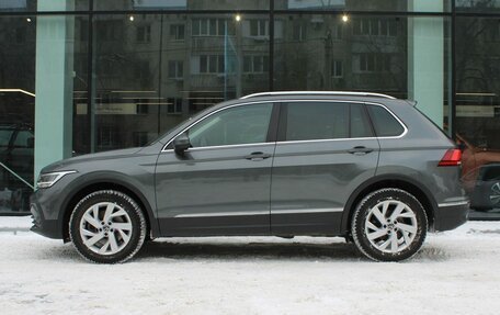 Volkswagen Tiguan II, 2021 год, 3 343 000 рублей, 8 фотография