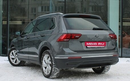 Volkswagen Tiguan II, 2021 год, 3 343 000 рублей, 7 фотография