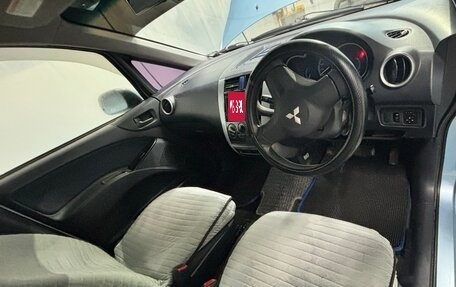 Mitsubishi Colt VI рестайлинг, 2003 год, 300 000 рублей, 2 фотография