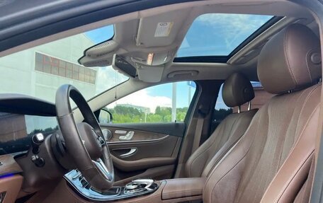 Mercedes-Benz E-Класс, 2020 год, 4 500 000 рублей, 11 фотография