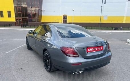 Mercedes-Benz E-Класс, 2020 год, 4 500 000 рублей, 4 фотография