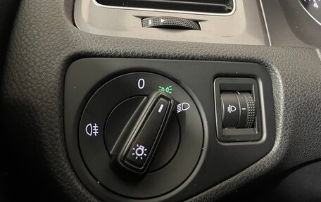 Volkswagen Golf VII, 2014 год, 997 000 рублей, 20 фотография