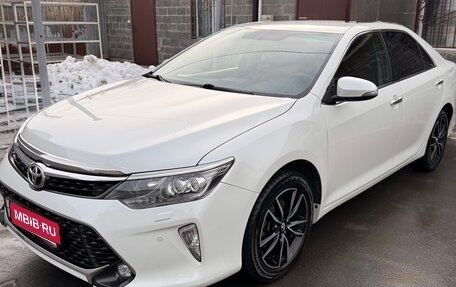 Toyota Camry, 2017 год, 2 330 000 рублей, 1 фотография