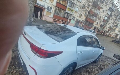 KIA Rio IV, 2018 год, 1 100 000 рублей, 4 фотография