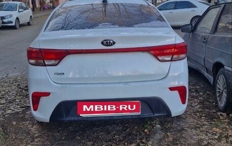 KIA Rio IV, 2018 год, 1 100 000 рублей, 3 фотография