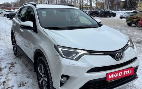 Toyota RAV4, 2015 год, 2 332 000 рублей, 3 фотография