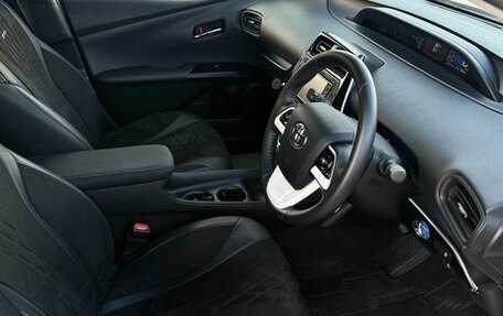 Toyota Prius IV XW50, 2017 год, 2 250 000 рублей, 13 фотография