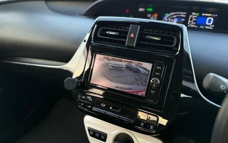 Toyota Prius IV XW50, 2017 год, 2 250 000 рублей, 10 фотография