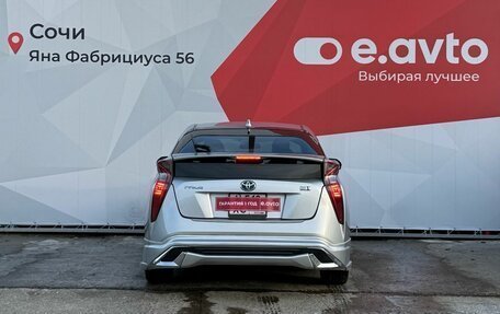 Toyota Prius IV XW50, 2017 год, 2 250 000 рублей, 5 фотография