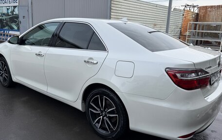 Toyota Camry, 2017 год, 2 330 000 рублей, 10 фотография