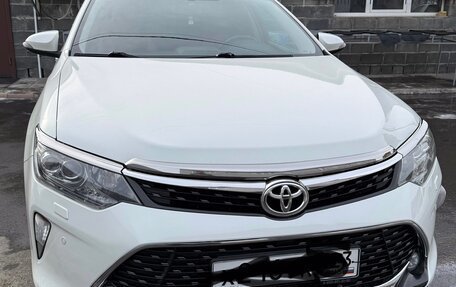 Toyota Camry, 2017 год, 2 330 000 рублей, 3 фотография