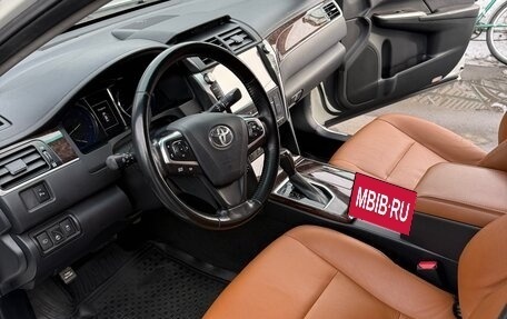 Toyota Camry, 2017 год, 2 330 000 рублей, 13 фотография