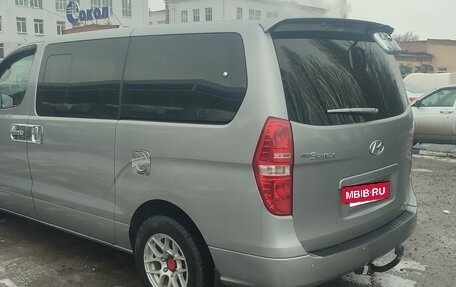 Hyundai Grand Starex Grand Starex I рестайлинг 2, 2011 год, 1 800 000 рублей, 4 фотография