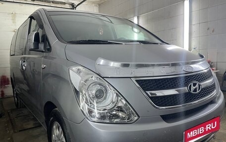 Hyundai Grand Starex Grand Starex I рестайлинг 2, 2011 год, 1 800 000 рублей, 15 фотография