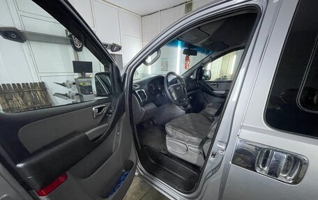 Hyundai Grand Starex Grand Starex I рестайлинг 2, 2011 год, 1 800 000 рублей, 18 фотография