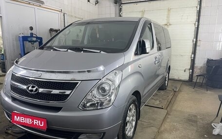 Hyundai Grand Starex Grand Starex I рестайлинг 2, 2011 год, 1 800 000 рублей, 16 фотография