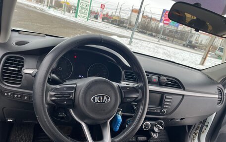 KIA Rio IV, 2018 год, 1 249 999 рублей, 15 фотография