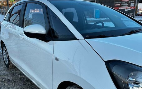 Honda Fit, 2022 год, 1 320 000 рублей, 3 фотография