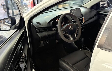 Toyota Yaris Cross, 2022 год, 1 385 000 рублей, 7 фотография