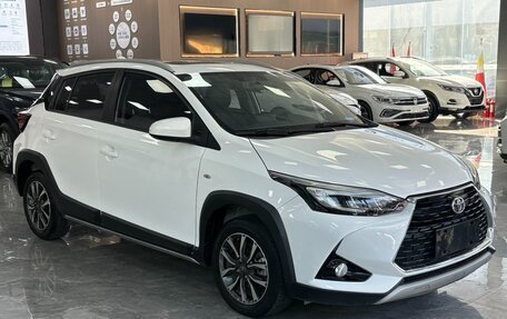 Toyota Yaris Cross, 2022 год, 1 385 000 рублей, 3 фотография