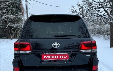 Toyota Land Cruiser 200, 2017 год, 9 999 000 рублей, 6 фотография