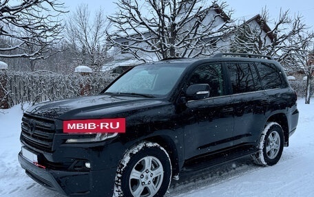 Toyota Land Cruiser 200, 2017 год, 9 999 000 рублей, 3 фотография