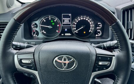 Toyota Land Cruiser 200, 2017 год, 9 999 000 рублей, 10 фотография