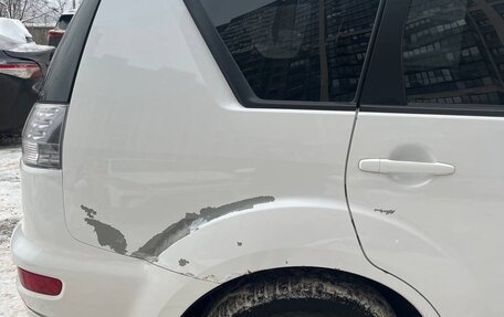 Mitsubishi Outlander III рестайлинг 3, 2011 год, 900 000 рублей, 4 фотография