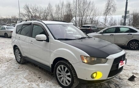 Mitsubishi Outlander III рестайлинг 3, 2011 год, 900 000 рублей, 3 фотография