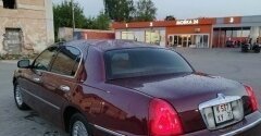 Lincoln Town Car III рестайлинг, 1999 год, 2 200 000 рублей, 3 фотография