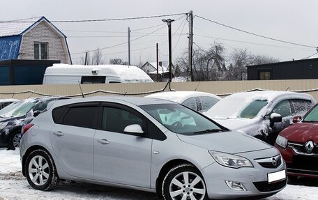 Opel Astra J, 2010 год, 599 000 рублей, 1 фотография