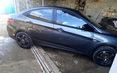 Hyundai Solaris II рестайлинг, 2012 год, 675 000 рублей, 5 фотография