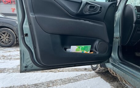 Mitsubishi Space Star I рестайлинг, 2004 год, 500 000 рублей, 12 фотография