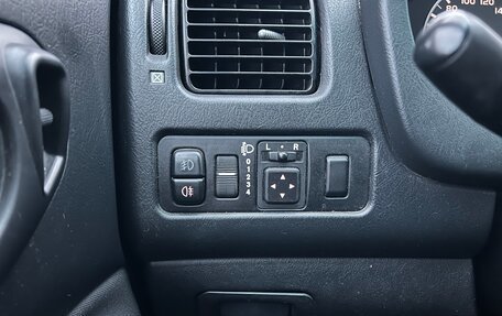 Mitsubishi Space Star I рестайлинг, 2004 год, 500 000 рублей, 27 фотография