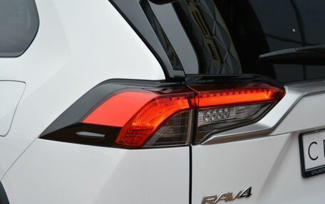 Toyota RAV4, 2019 год, 2 870 000 рублей, 10 фотография