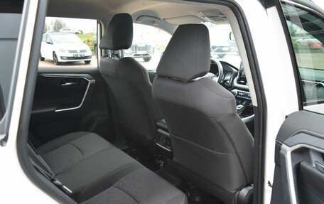 Toyota RAV4, 2019 год, 2 870 000 рублей, 15 фотография