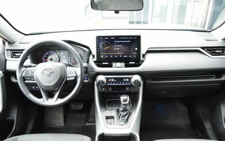 Toyota RAV4, 2019 год, 2 870 000 рублей, 17 фотография