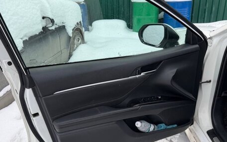 Toyota Camry, 2021 год, 2 140 000 рублей, 9 фотография