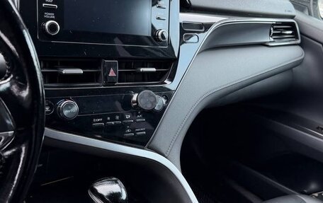 Toyota Camry, 2021 год, 2 140 000 рублей, 7 фотография