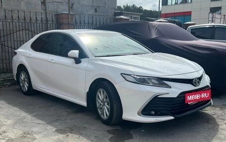 Toyota Camry, 2021 год, 2 140 000 рублей, 2 фотография