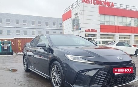 Toyota Camry, 2025 год, 3 600 000 рублей, 2 фотография