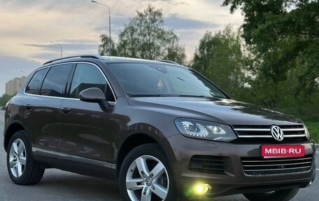 Volkswagen Touareg III, 2012 год, 2 000 000 рублей, 2 фотография