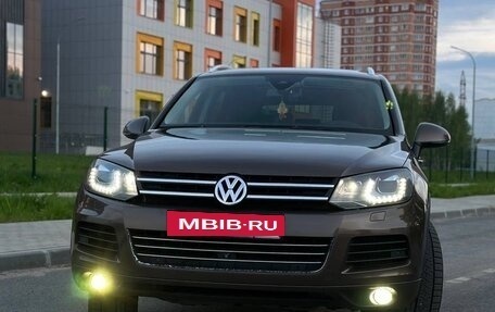 Volkswagen Touareg III, 2012 год, 2 000 000 рублей, 3 фотография
