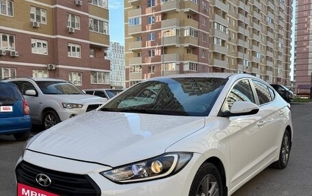 Hyundai Elantra VI рестайлинг, 2018 год, 1 099 000 рублей, 5 фотография