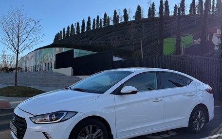 Hyundai Elantra VI рестайлинг, 2018 год, 1 099 000 рублей, 13 фотография