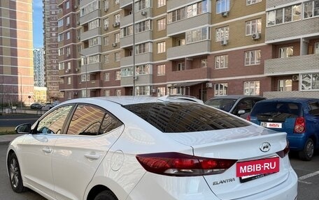 Hyundai Elantra VI рестайлинг, 2018 год, 1 099 000 рублей, 6 фотография