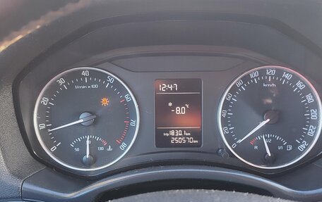 Skoda Octavia, 2010 год, 850 000 рублей, 2 фотография