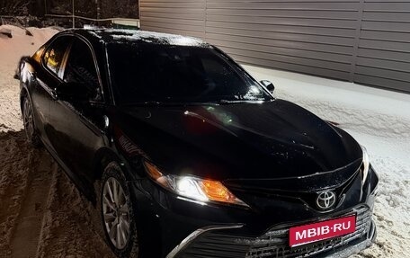 Toyota Camry, 2020 год, 2 890 000 рублей, 1 фотография