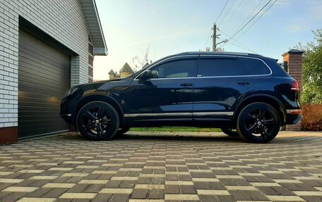 Volkswagen Touareg III, 2017 год, 3 990 000 рублей, 2 фотография